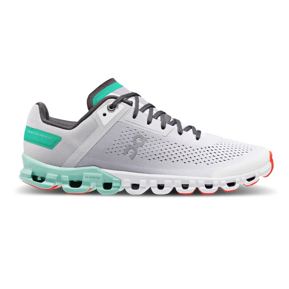 ON RUNNING Men’s Cloudflow Sneaker